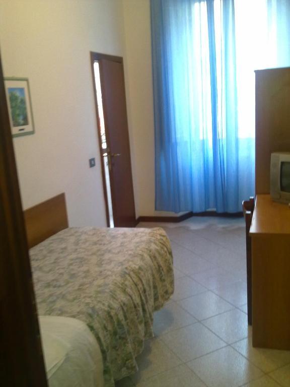 Albergo Italia Di Nardi Renzo & C Snc بودجيبونسي الغرفة الصورة